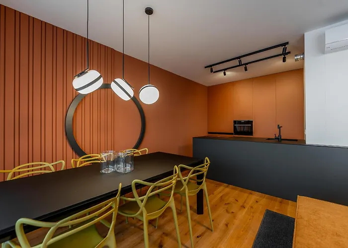 Skyluxe Old Town Penthouse Appartement